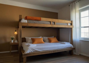 Eco Friendly Cozy Bunk Room with Private Bath Near Airport